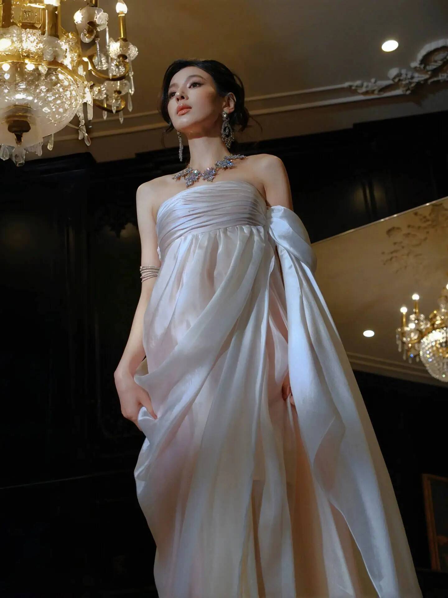 Вечернее платье без бретелек и – обзор и цена Evening Gown